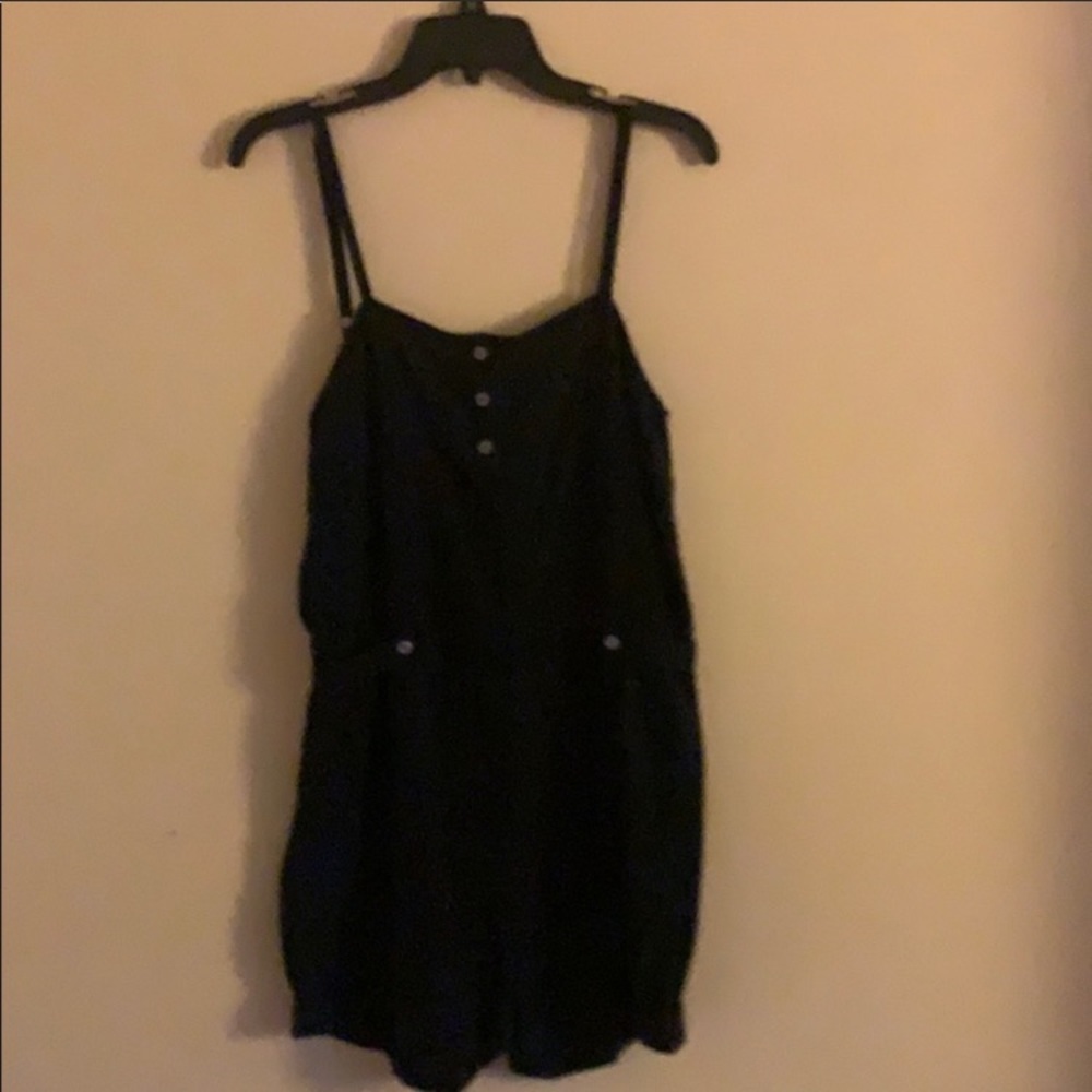 Lark & Wolff size 8 black‎ short romper